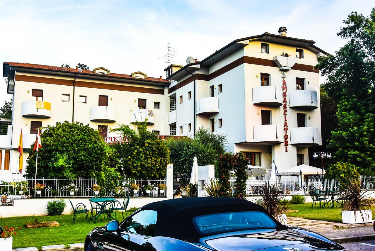 Hotel Ambasciatori カストロカーロ・テルメ エクステリア 写真